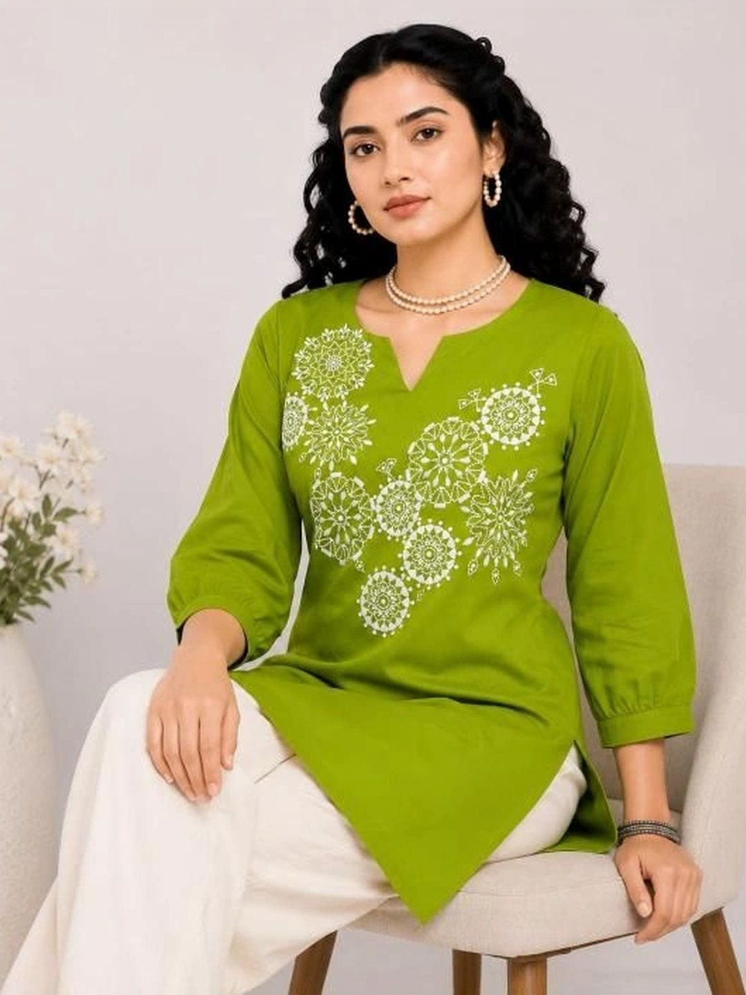 ROSHNI Ethnic Motifs Embroidered V-Neck Kurti