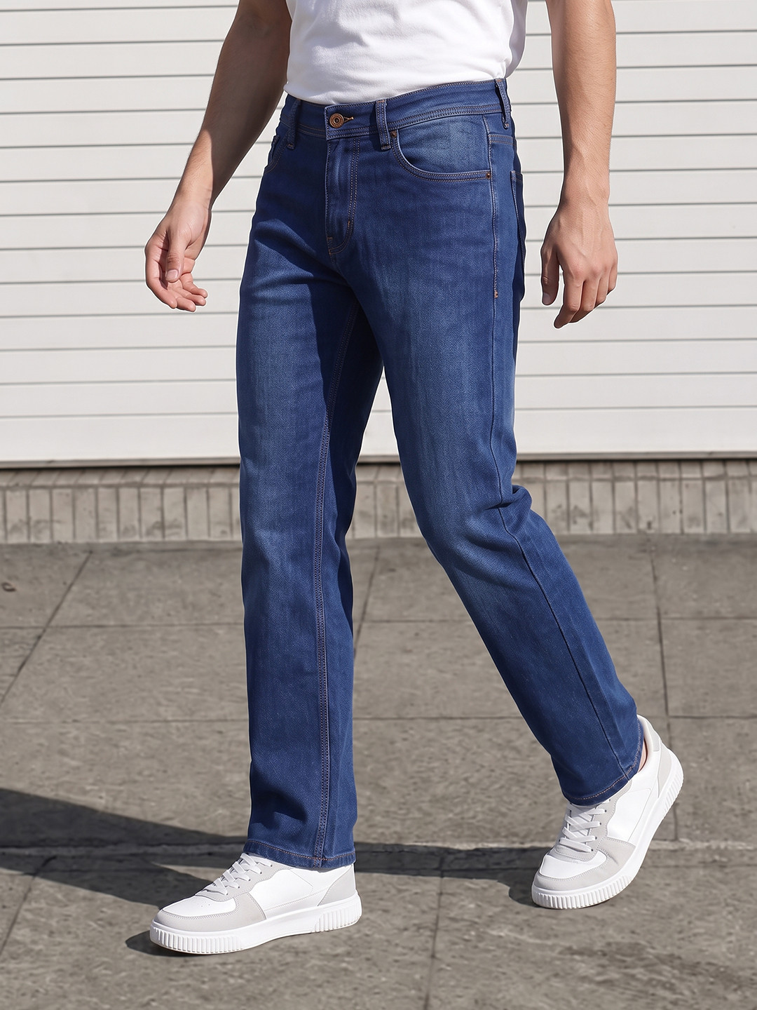 The Roadster Life Co. Men Straight Fit Jeans