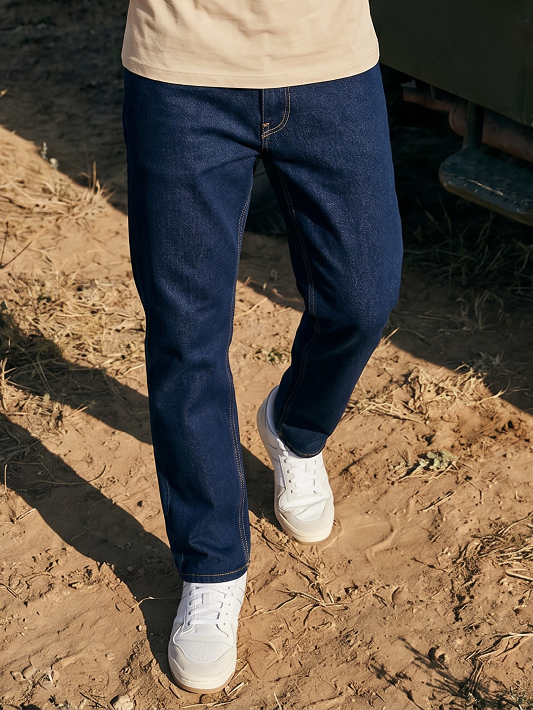 The Roadster Life Co. Men Straight Fit Light Fade Stretchable Jeans