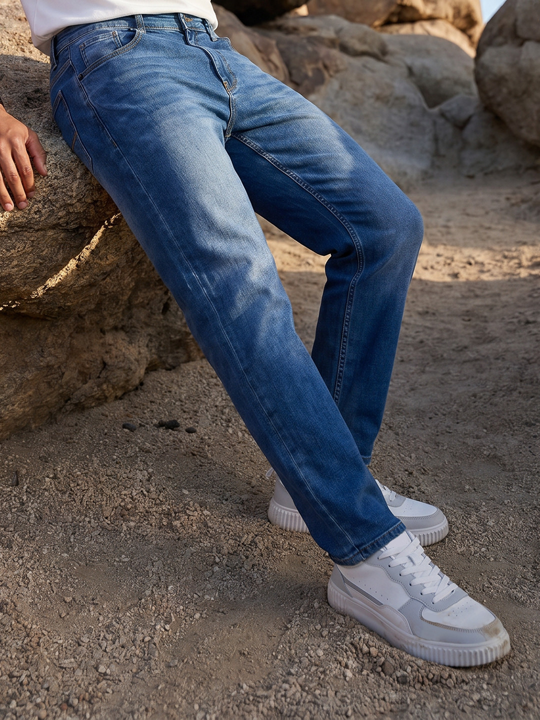 The Roadster Life Co. Men Straight Fit Light Fade Stretchable Jeans