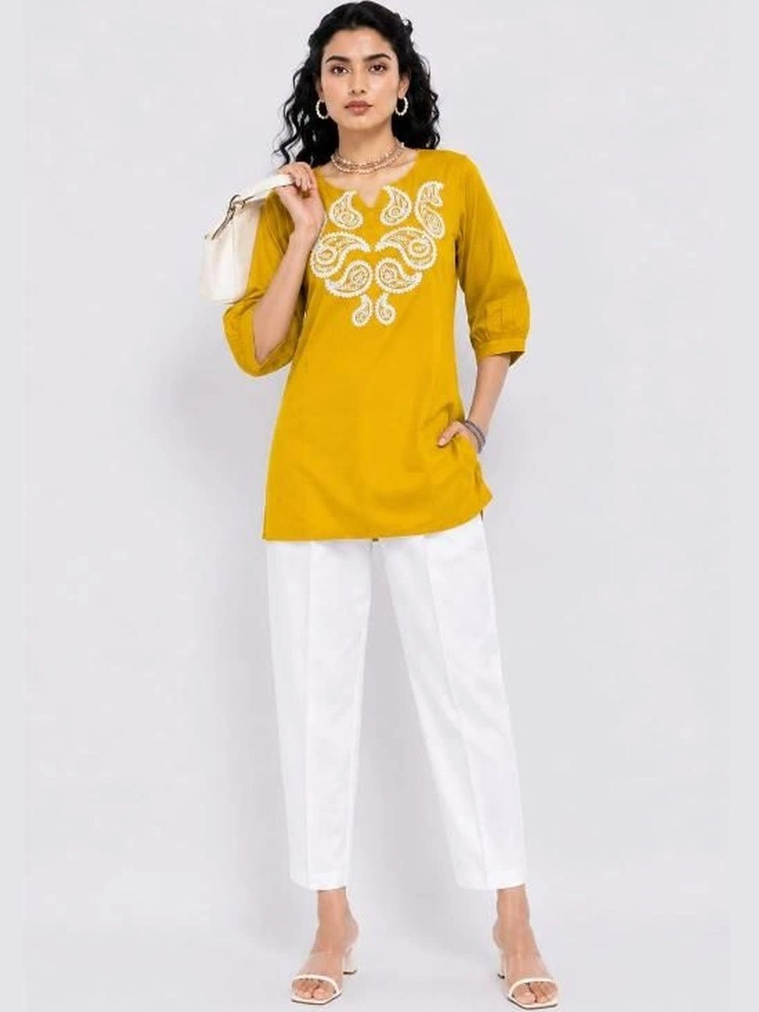 ROSHNI Ethnic Motifs Embroidered V-Neck Chikankari Chikankari Kurti