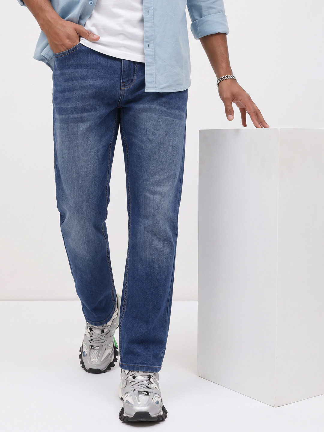 The Roadster Life Co. Men Light Fade Stretchable Jeans