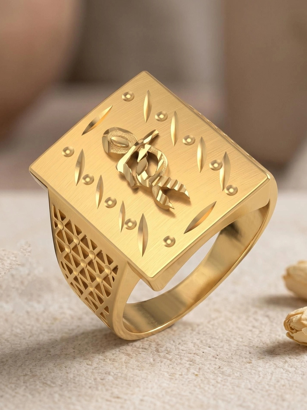 MEMOIR Unisex Gold-Plated Quartz Finger Ring
