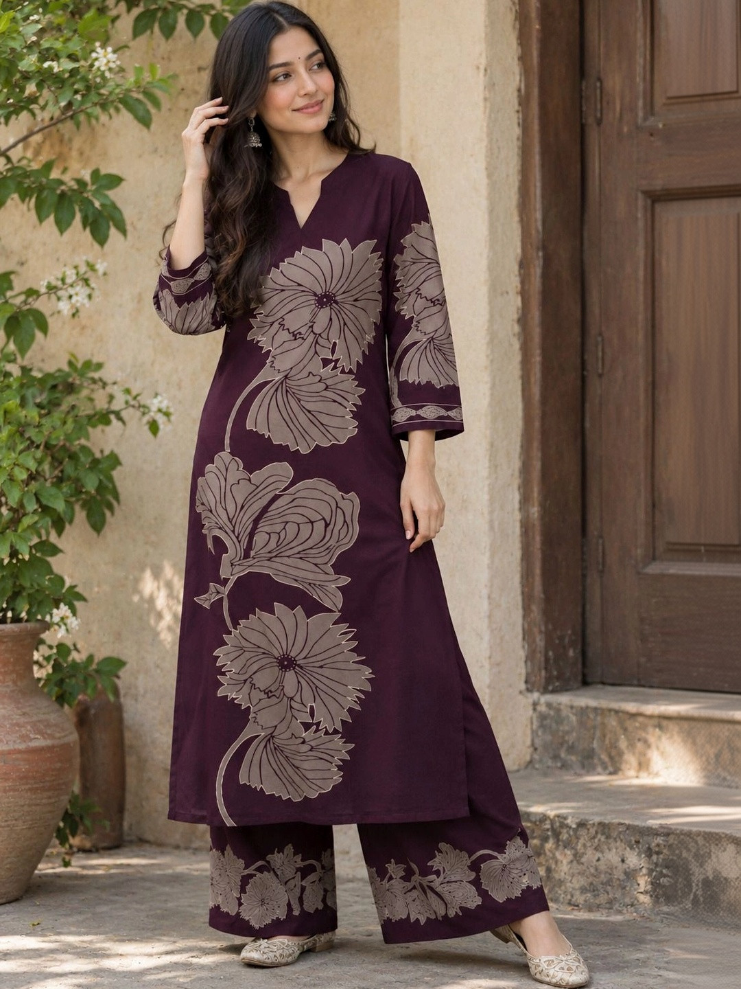 Hunaiza Women Floral Printed Regular Kurta with Palazzos