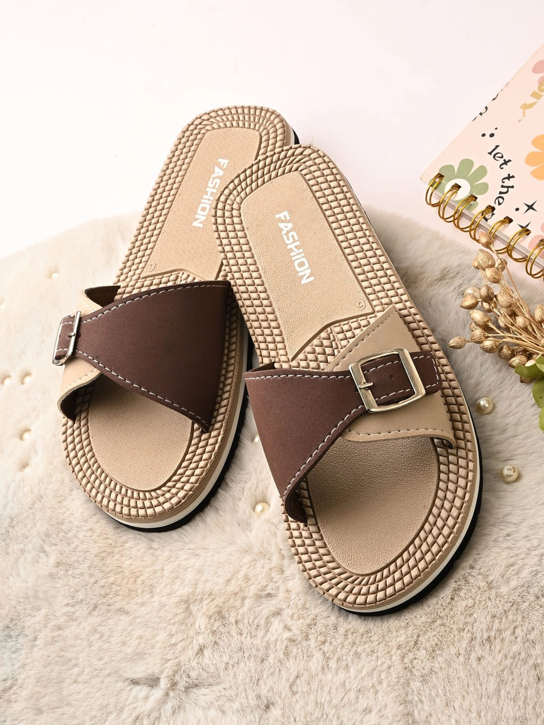 glitchez Women Colourblocked Rubber Sliders