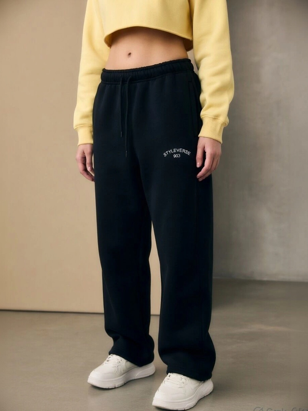 STYLEVERSE Women Regular Fit Brand Logo Training Joggers