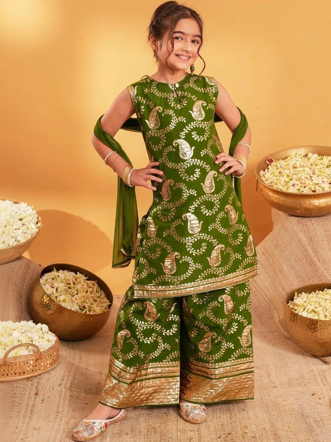 Aj DEZInES Girls Ethnic Motifs Kurta With Palazzos & Dupatta