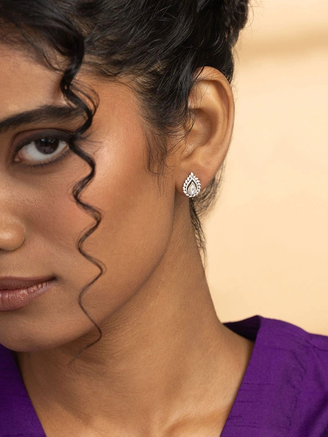SHAYA Teardrop Shaped Studs Earrings