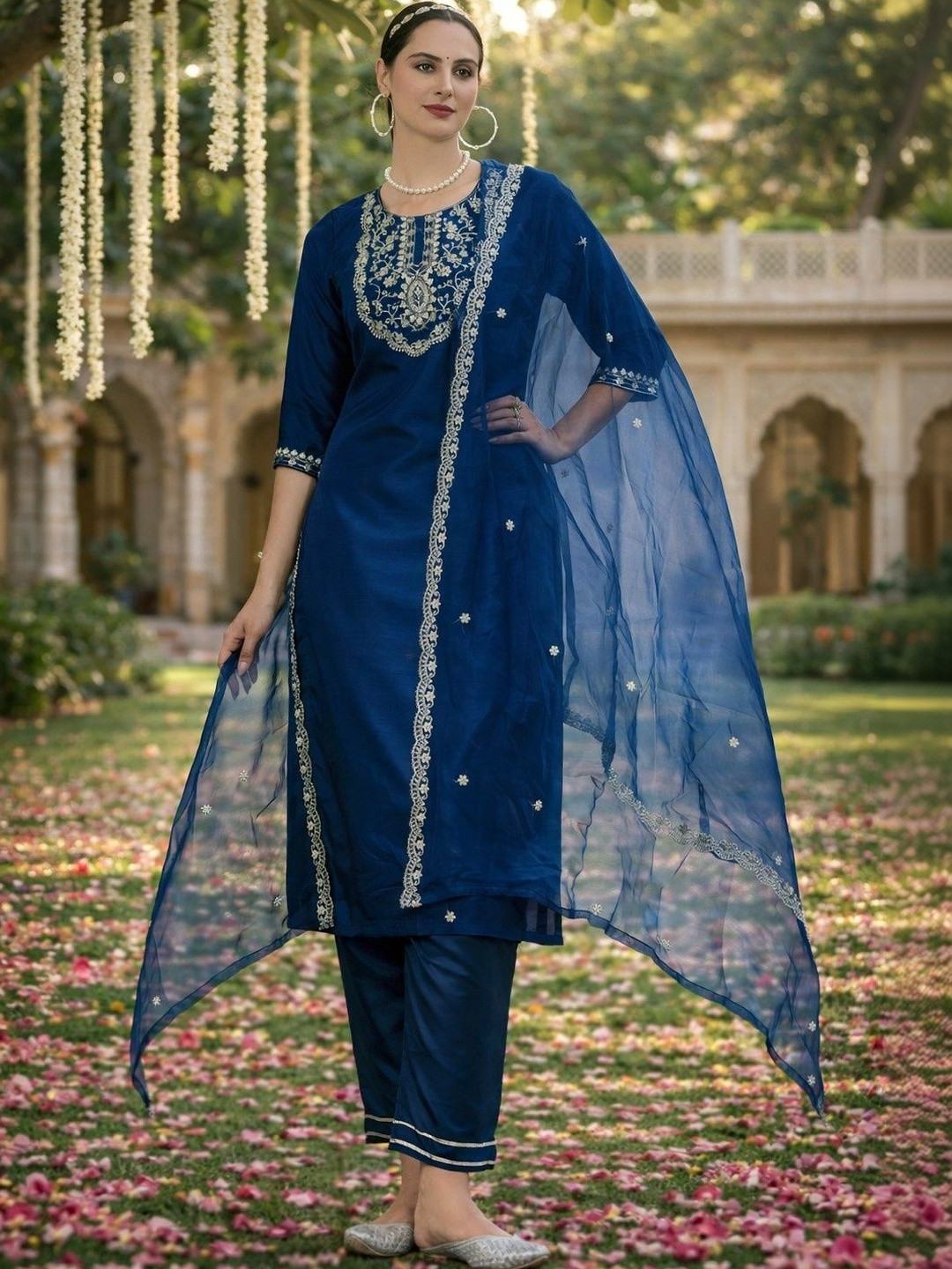 Chandbaali Women Ethnic Motifs Embroidered Regular Thread Work Kurta with Trousers & With Dupatta
