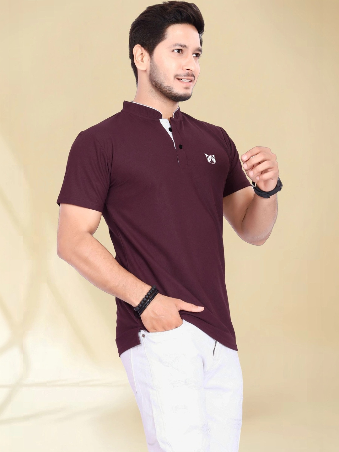BAGHADBILLO Men Brand Logo Mandarin Collar T-shirt