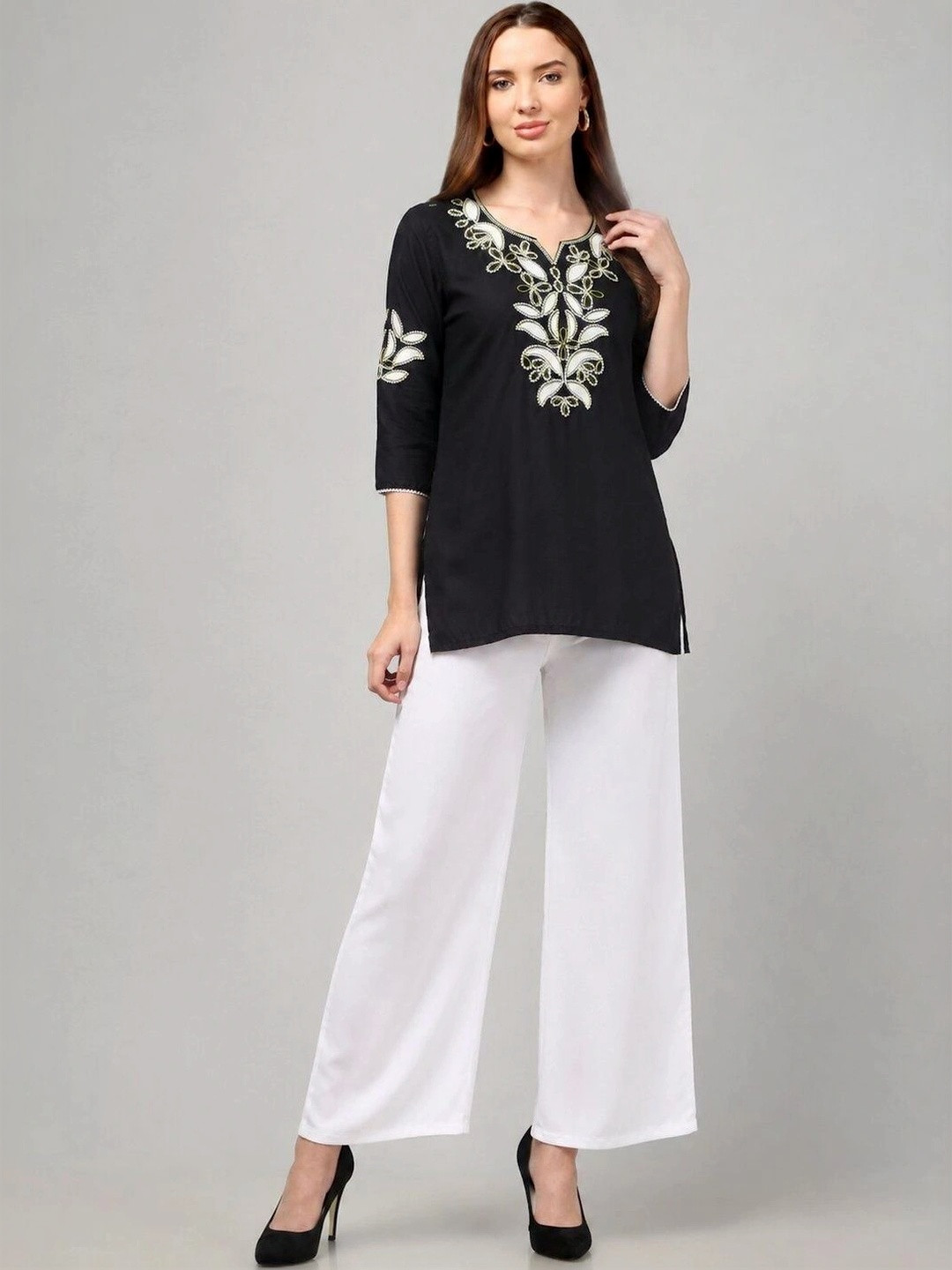 Craftloom Ethnic Motifs Embroidered V-Neck Thread Work Thread Work Kurti
