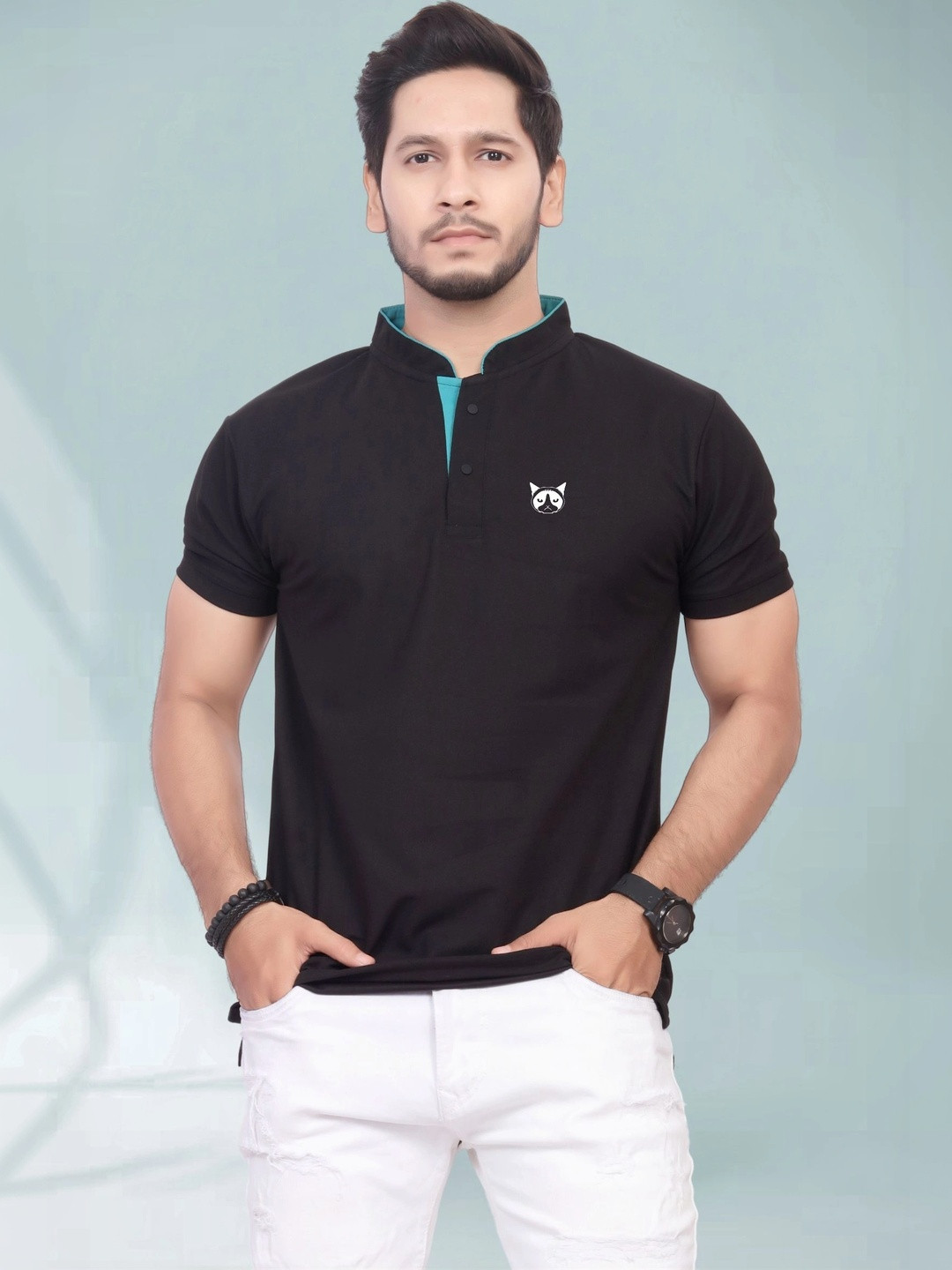 BAGHADBILLO Men Brand Logo Mandarin Collar T-shirt