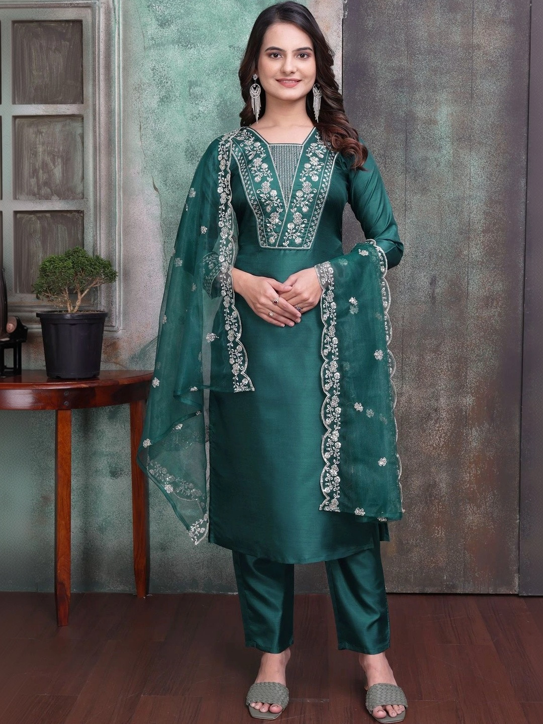 Sangria Women Ethnic Motifs Embroidered Regular Thread Work Kurta with Trousers & With Dupatta