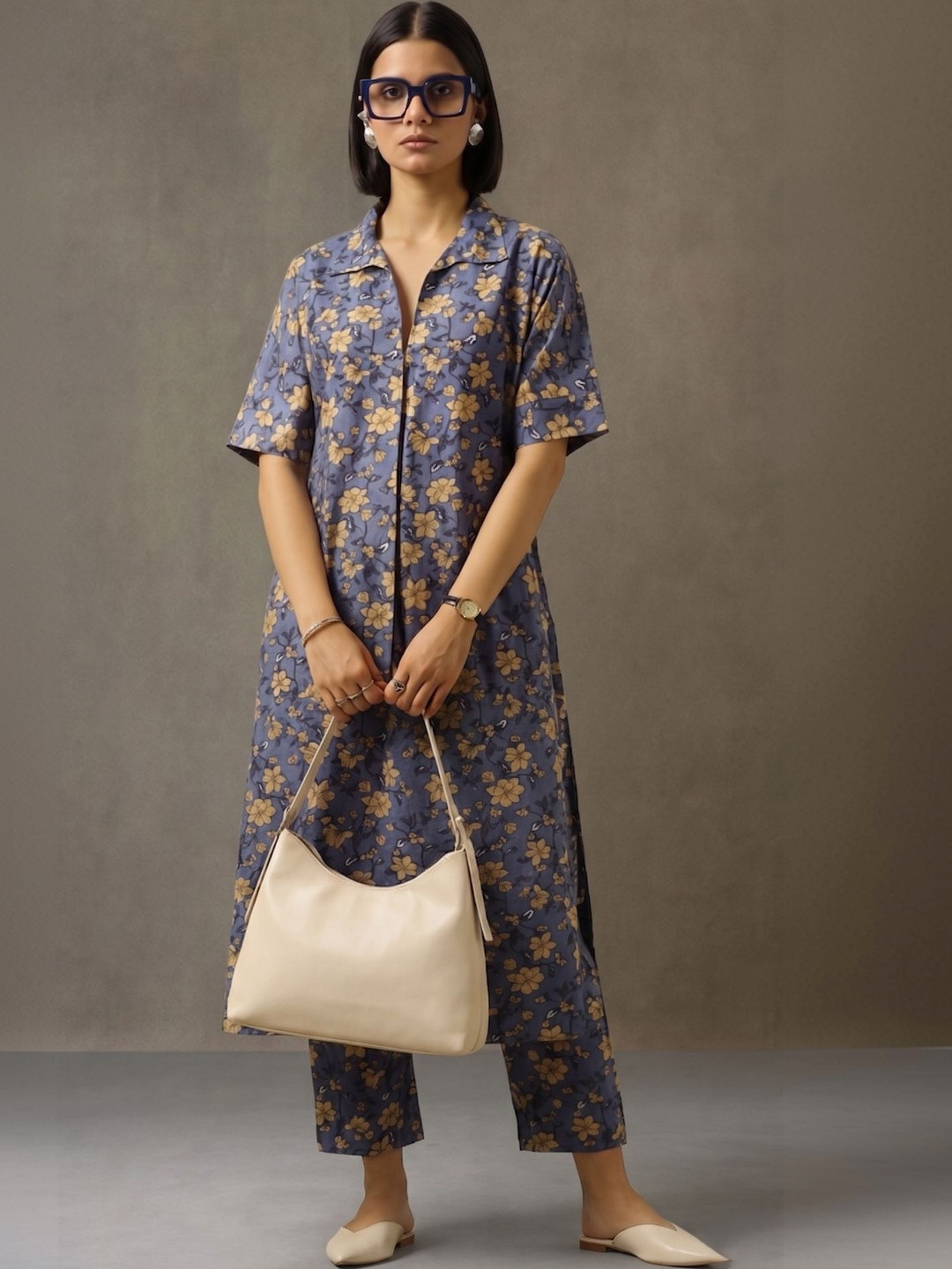 Navibhu Structured Women Floral Printed Regular Pure Cotton Kurta with Trousers