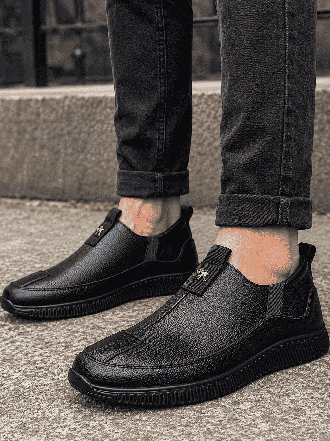 Jaripeo by Buckaroo Men HANA Textured Comfort Insole Basics Slip-On Sneakers
