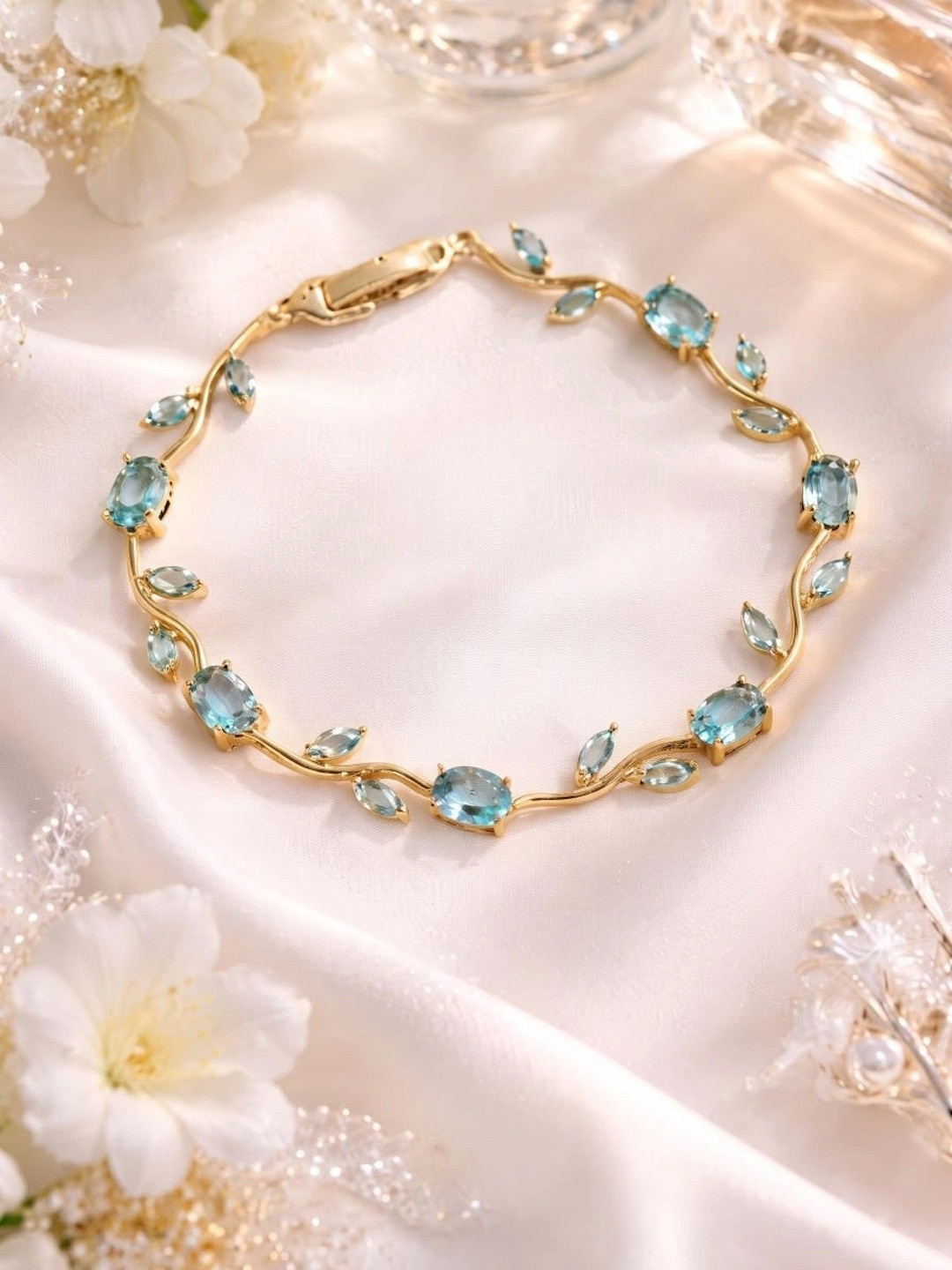 Sangria Women Brass Crystals Gold-Plated Link Bracelet