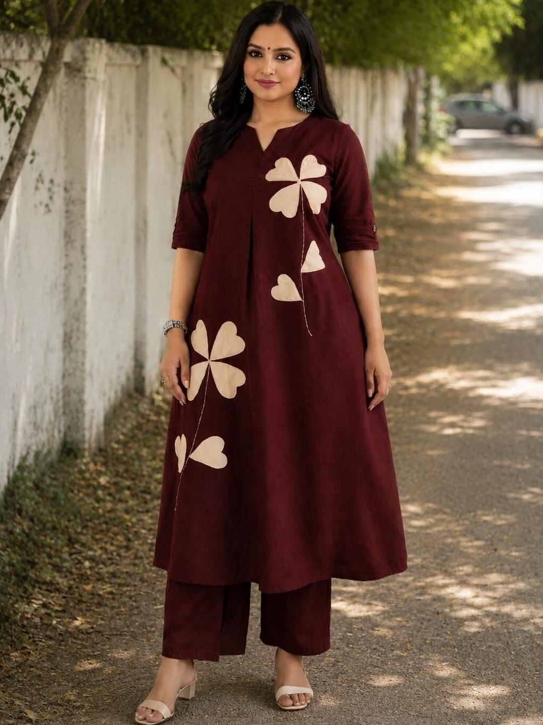 Vogue by Avantika Women Floral Printed Regular Pure Cotton Kurta with Trousers