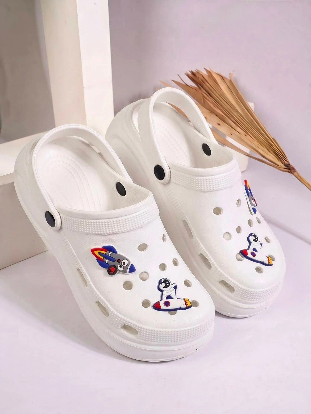 ZOOMBIE Women Embellished Clogs