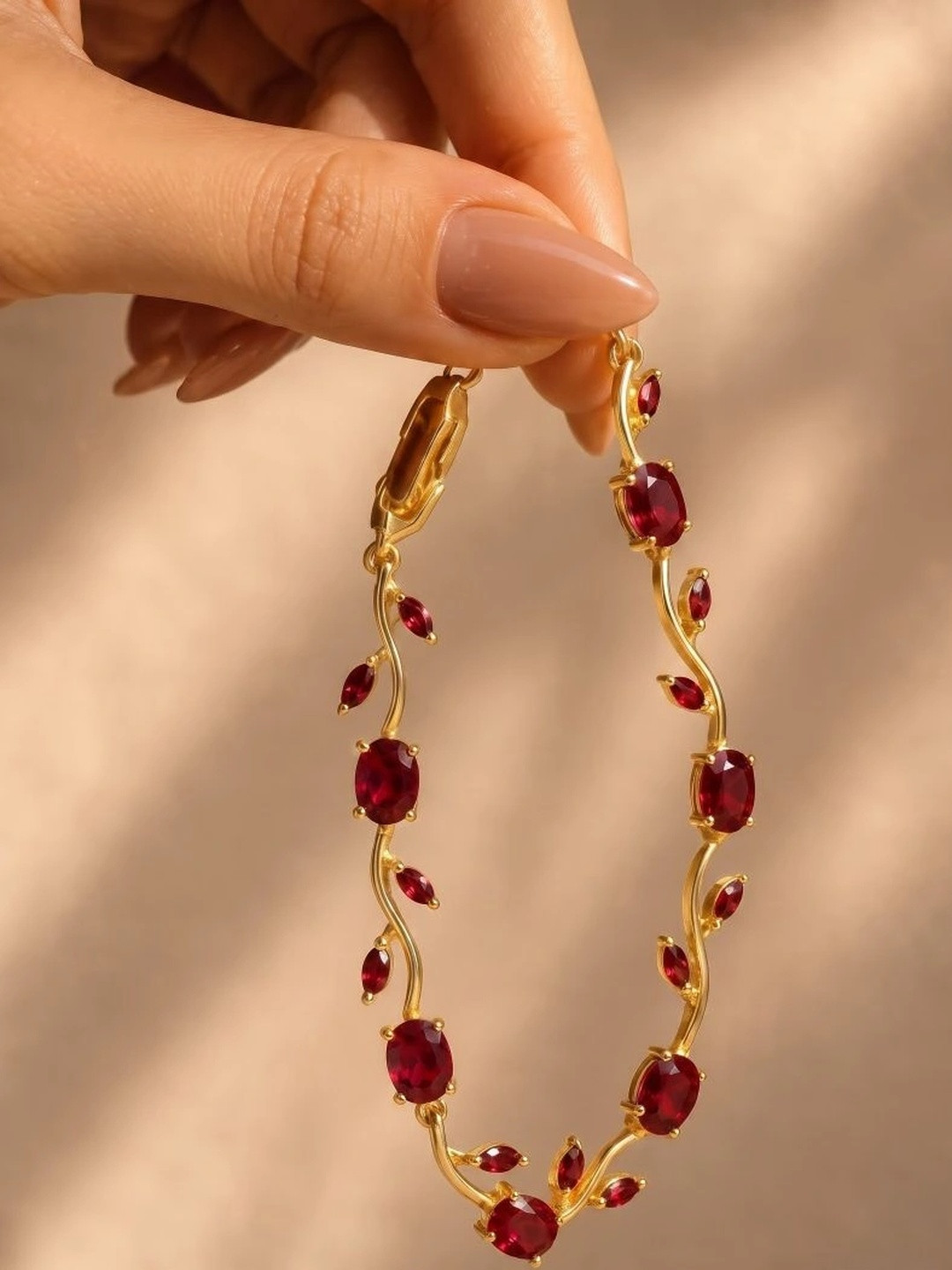 Sangria Women Brass Crystals Gold-Plated Link Bracelet