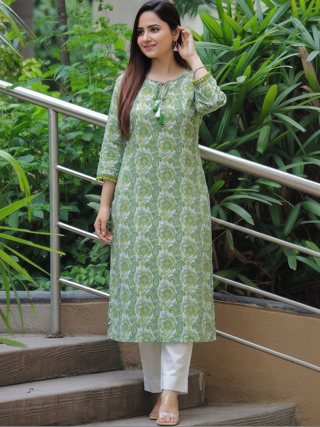 Gulmehendi Women Paisley Printed Kurta