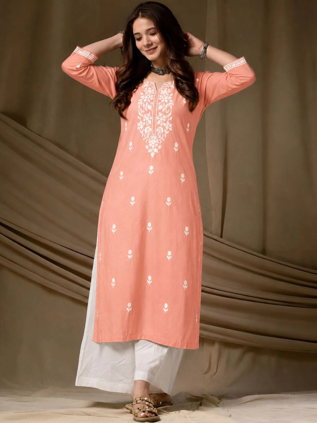 FORKEY Women Ethnic Motifs Embroidered Thread Work Kurta