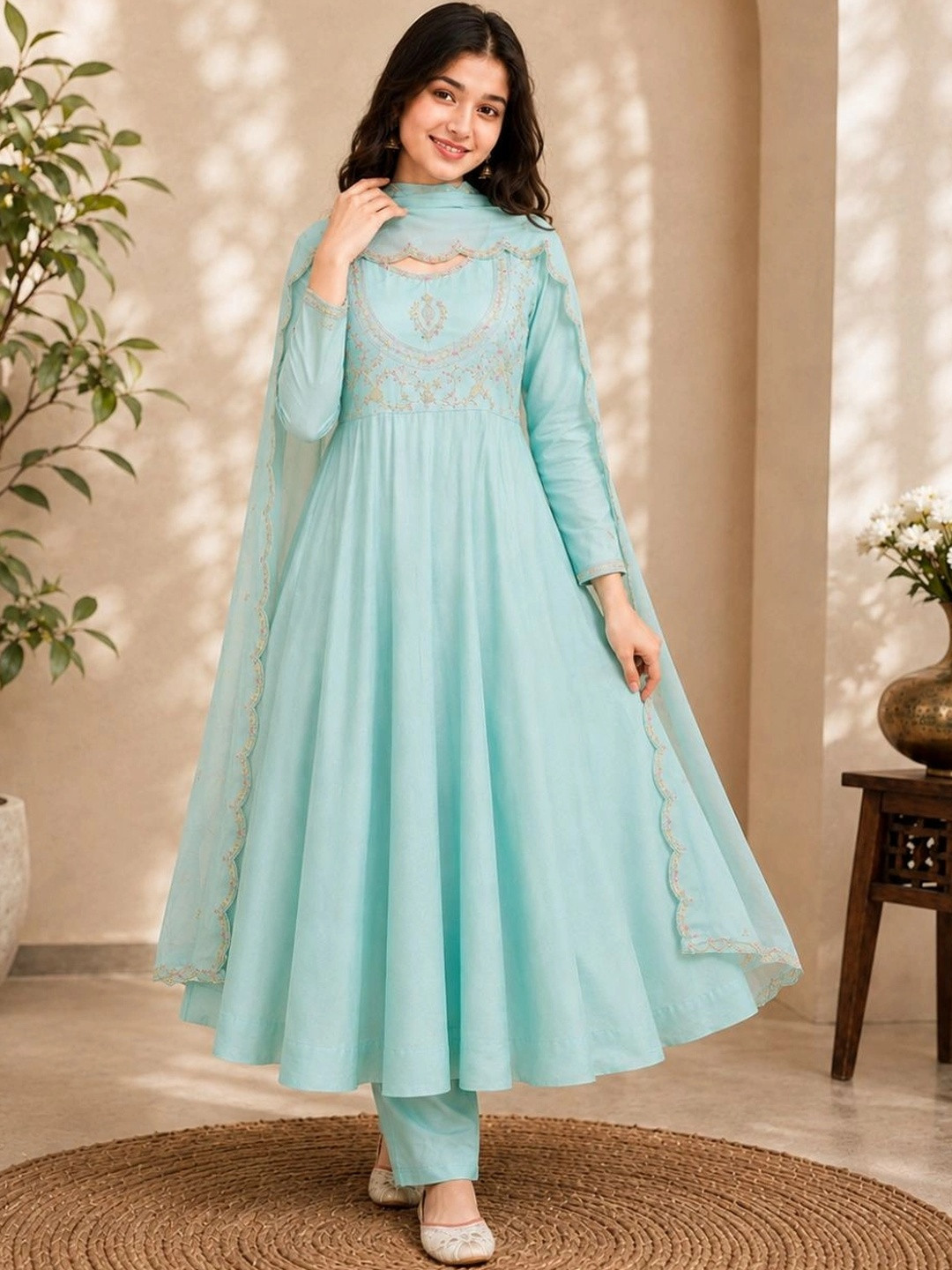 CurlyTales Girls Ethnic Motifs Embroidered Empire Thread Work Pure Silk Kurta with Trousers & With Dupatta