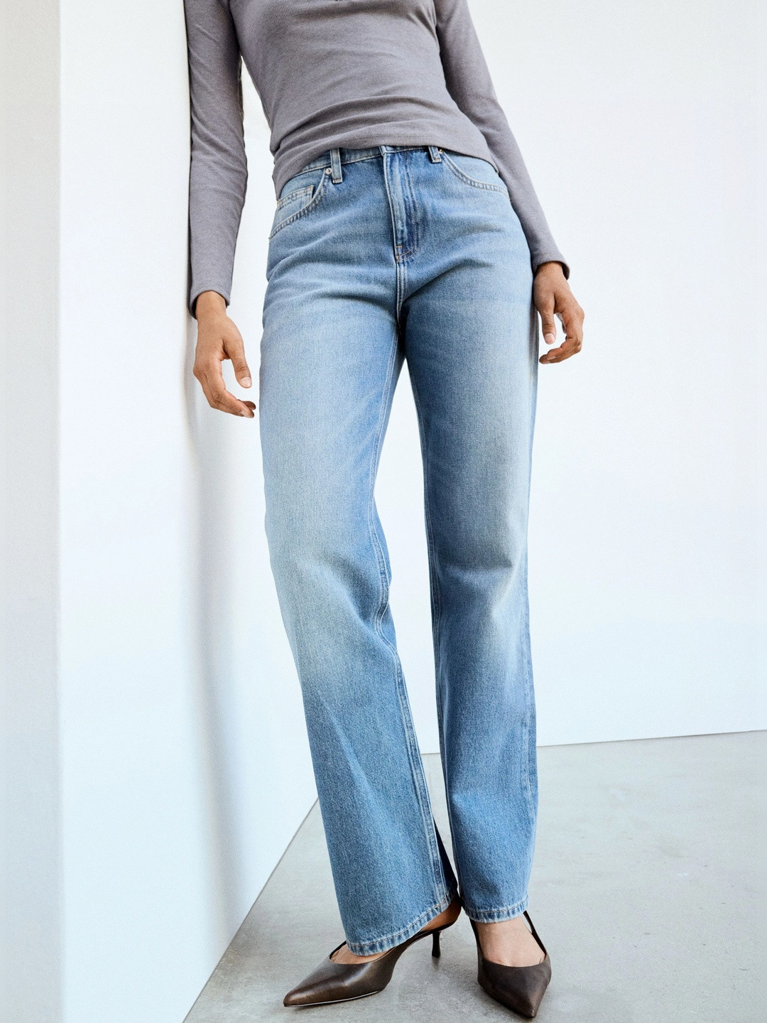 MANGO Women Straight Fit High-Rise Light Fade Jeans