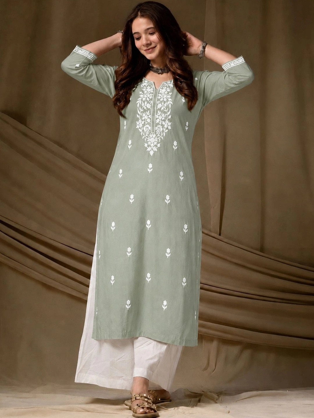 FORKEY Women Ethnic Motifs Embroidered Thread Work Kurta