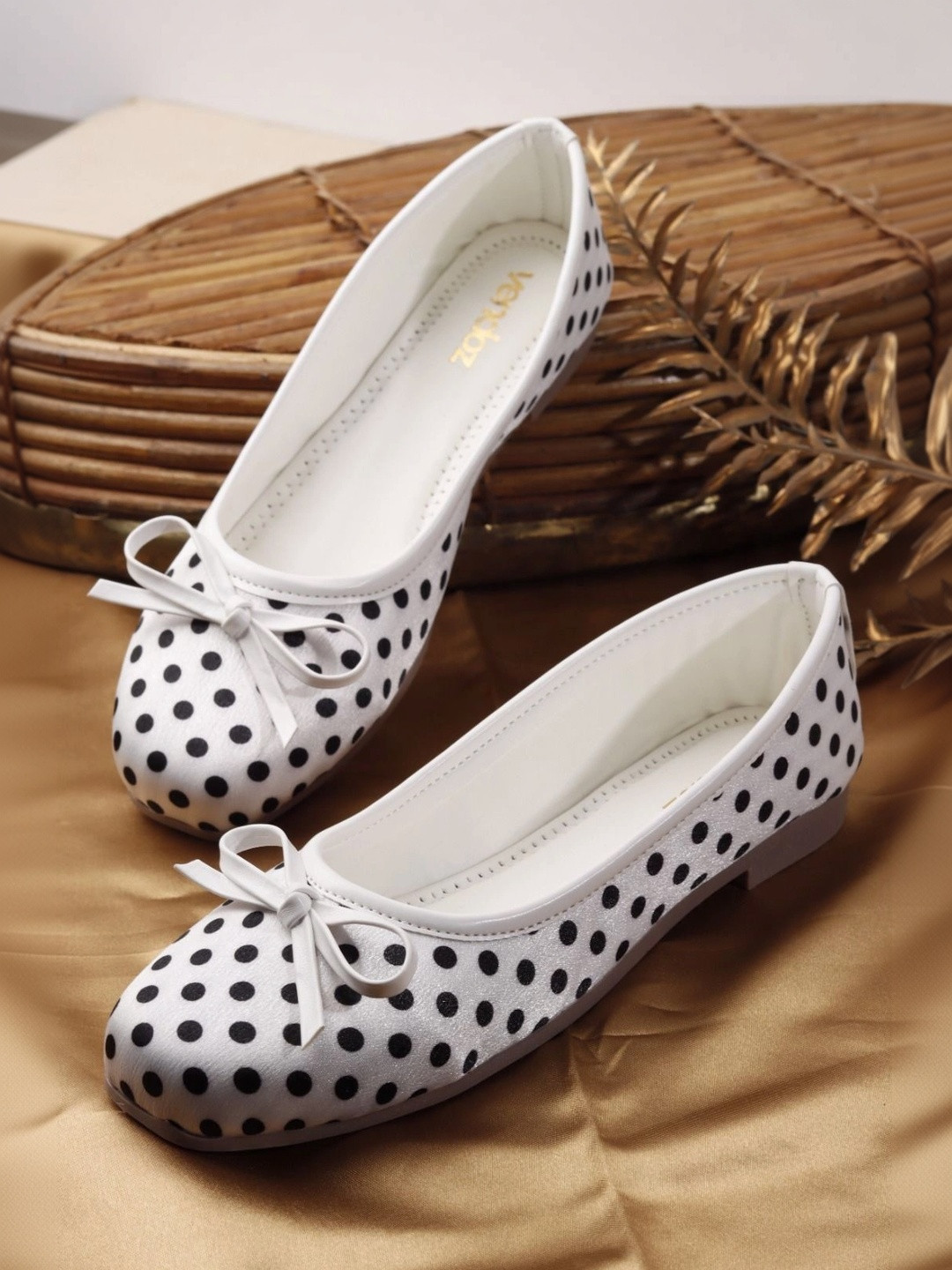 VENDOZ Women Round-Toe Polka Dot Bellies