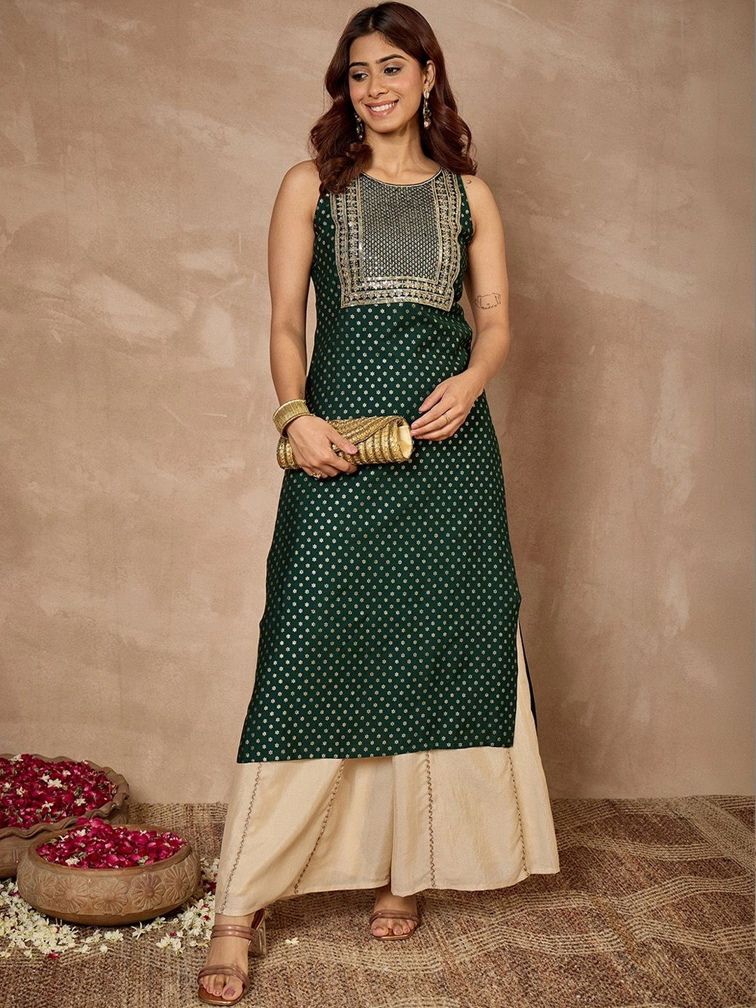 Janasya Women Sequinned Kurta
