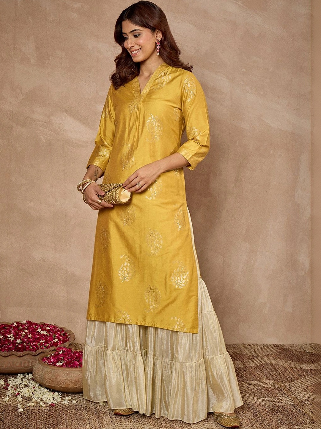 Janasya Women Silk Blend Foil Print Kurta