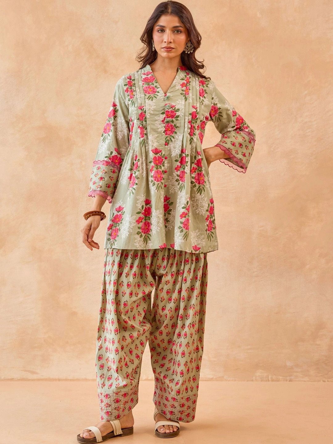 TARA-C-TARA Women Floral Printed Empire Pure Cotton Kurta with Patiala