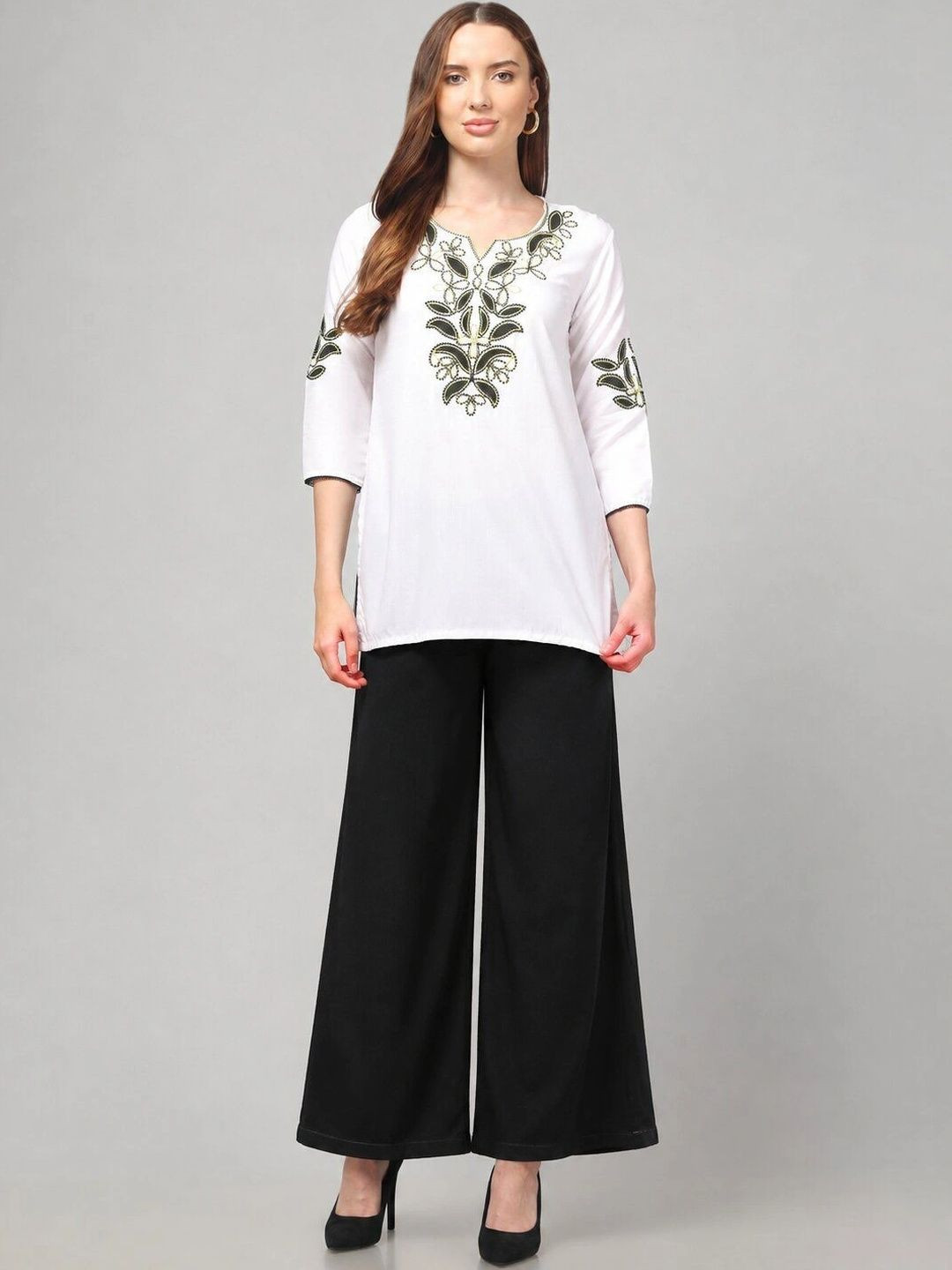 Craftloom Ethnic Motifs Embroidered V-Neck Kurti