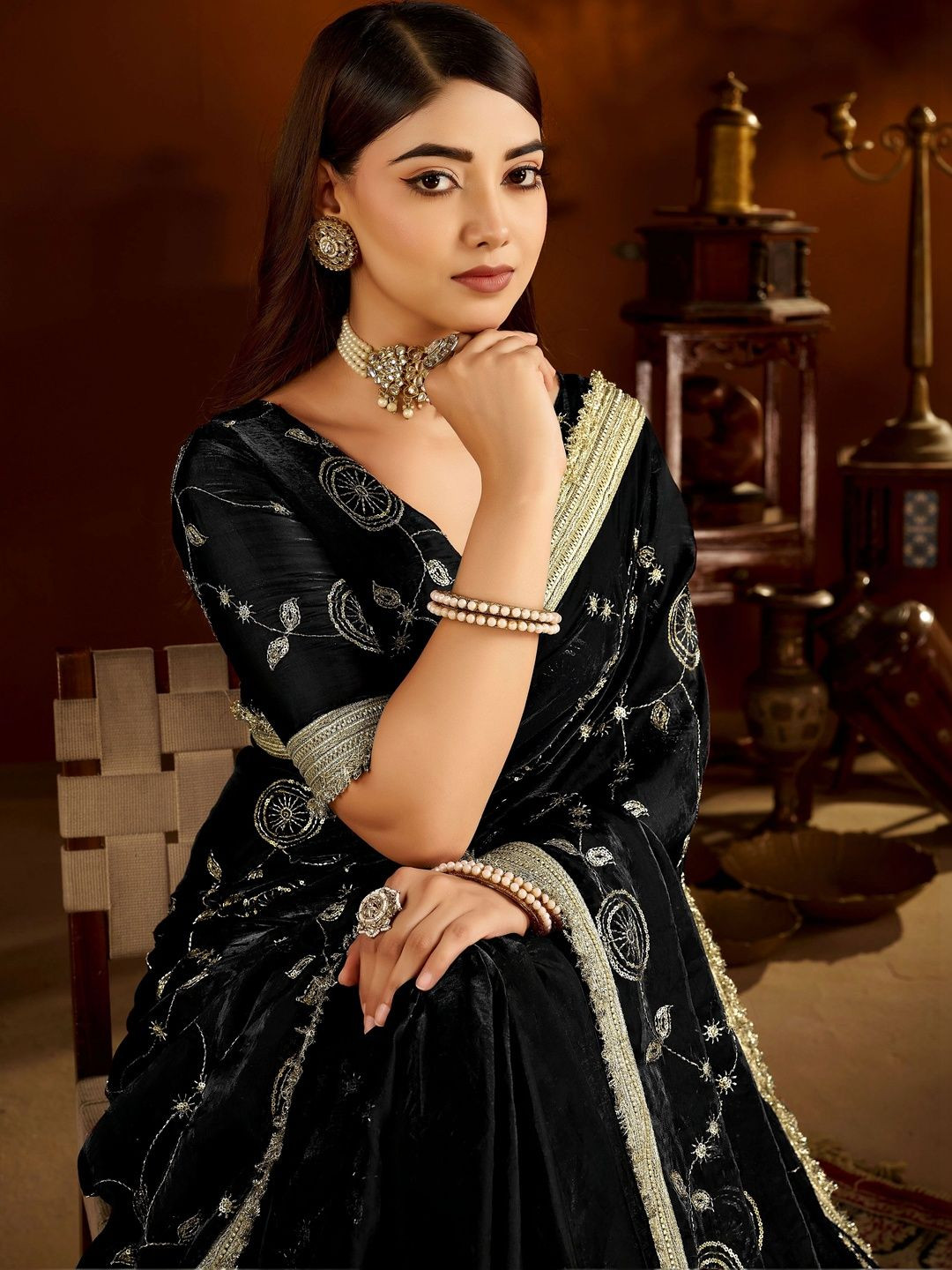 GRUHNAREE Floral Embroidered Satin Silk Saree