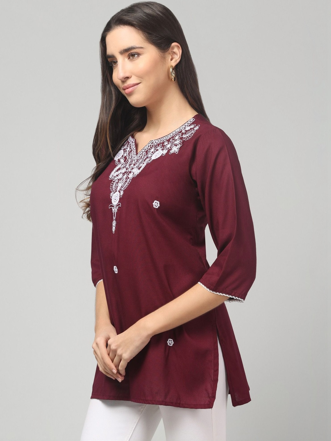 AFFLEON Ethnic Motifs Embroidered V-Neck Thread Work Thread Work Kurti