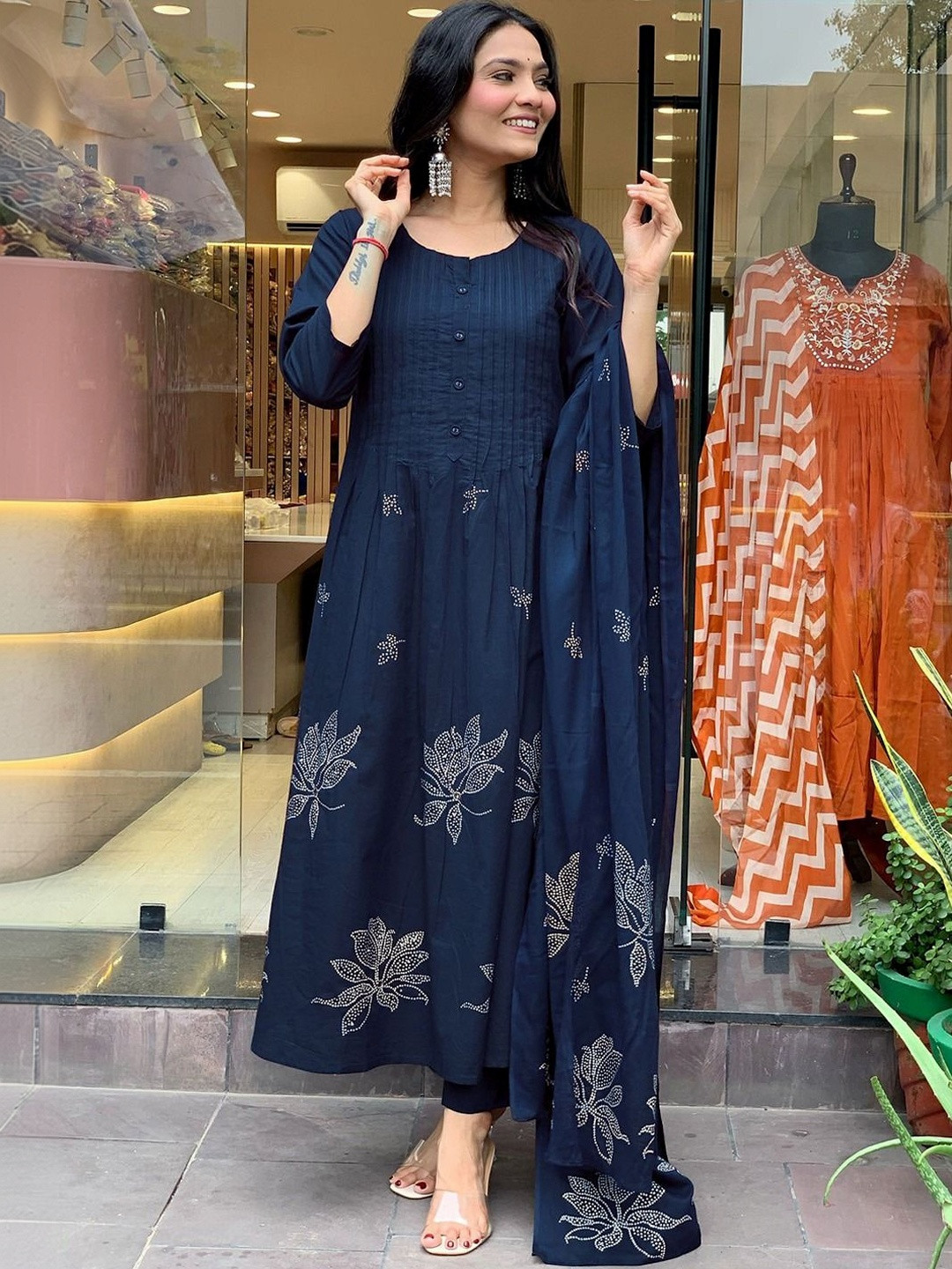 JAINICA Women Floral Printed Pleated Kurta with Trousers & With Dupatta