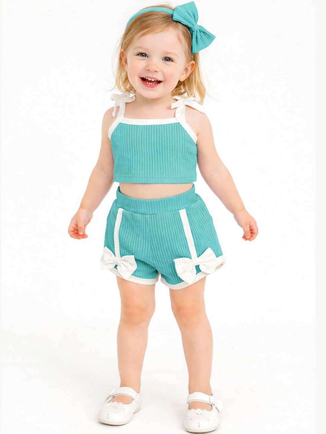 FAVORITE STORE Girls Top with Shorts