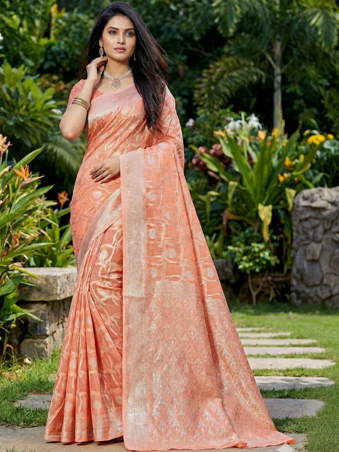 HERE&NOW Woven Design Zari Pure Cotton Handloom Banarasi Saree
