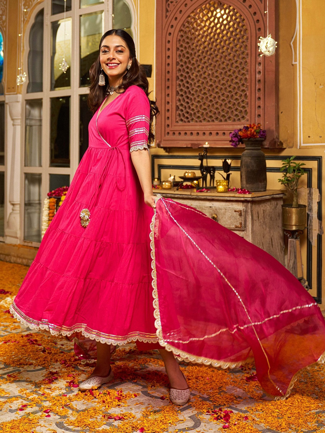 Vastranikhar Women Tiered Gotta Patti Kurta with Trousers & With Dupatta