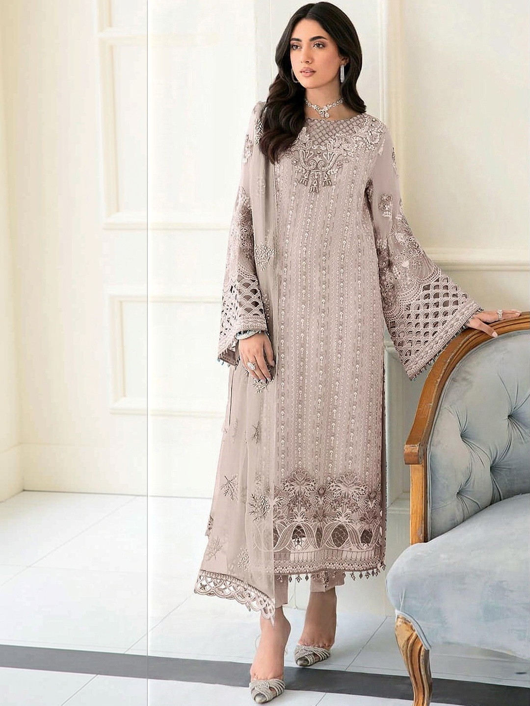 RUDRAPRAYAG Women Ethnic Motifs Embroidered Regular Thread Work Kurta with Trousers & With Dupatta