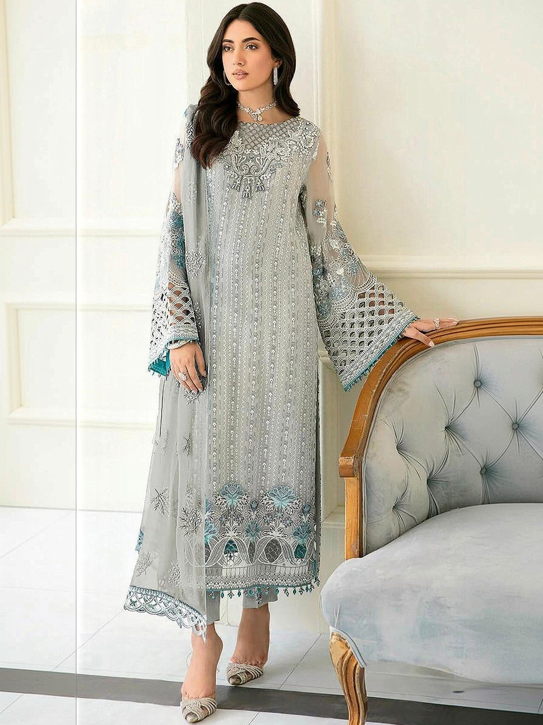RUDRAPRAYAG Women Ethnic Motifs Embroidered Regular Thread Work Kurta with Trousers & With Dupatta