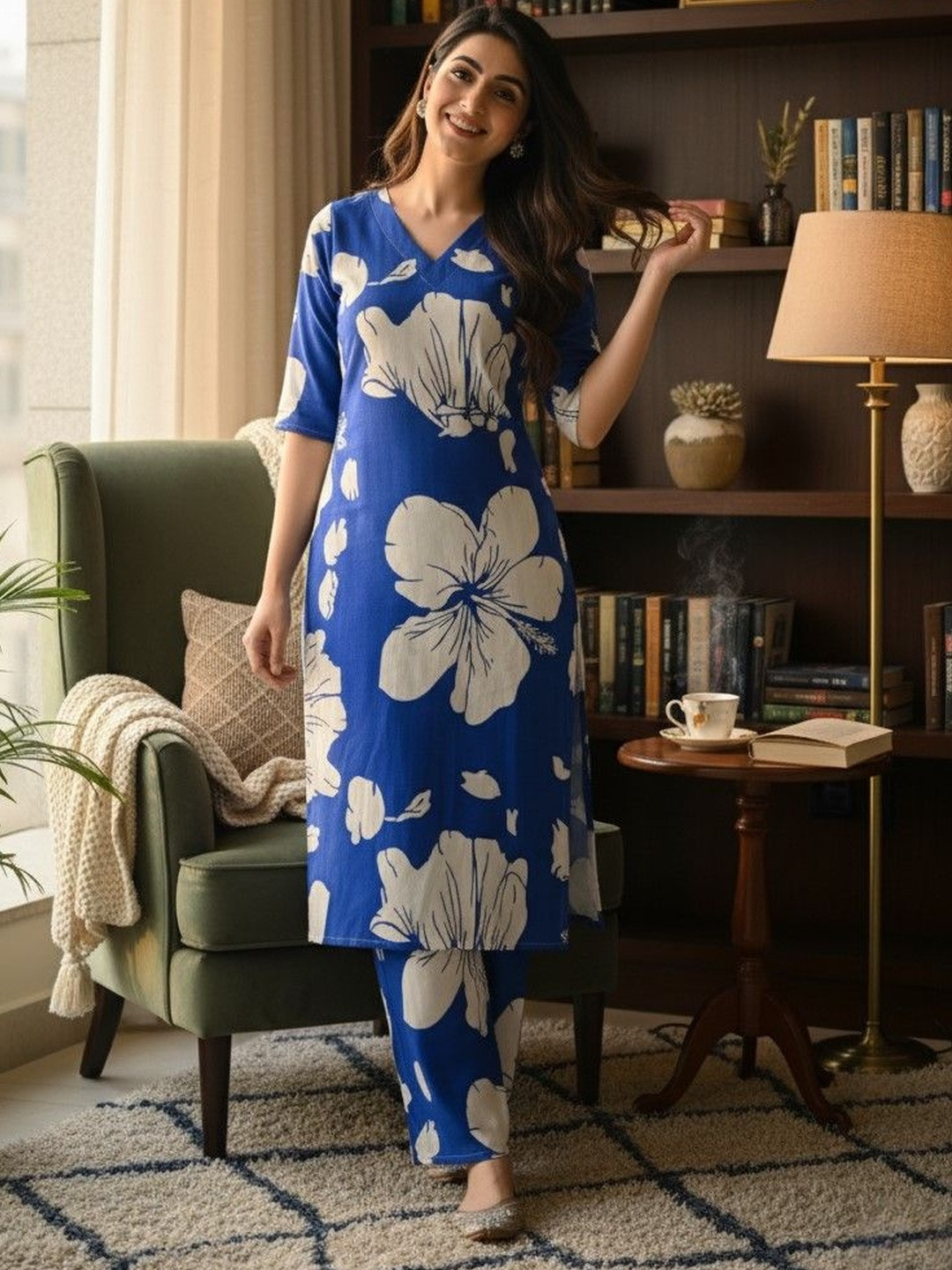 BHAGYESH FASHION Women Floral Printed Regular Kurta with Trousers