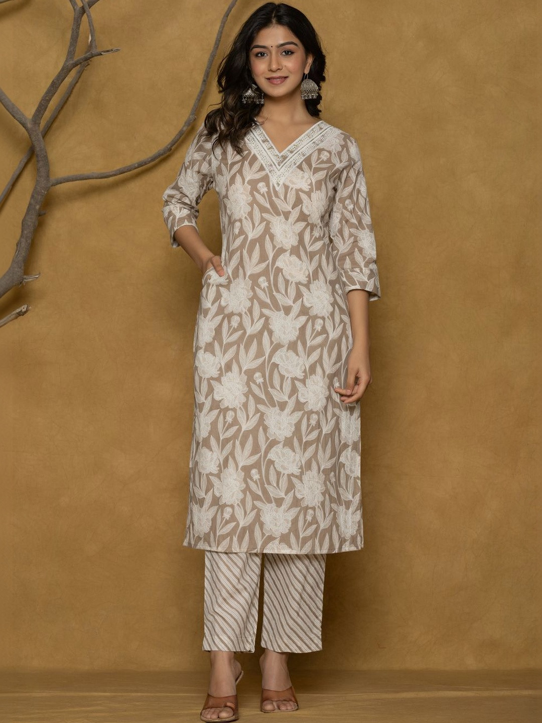 Aralia Women Floral Printed Regular Pure Cotton Kurta with Trousers & With Dupatta