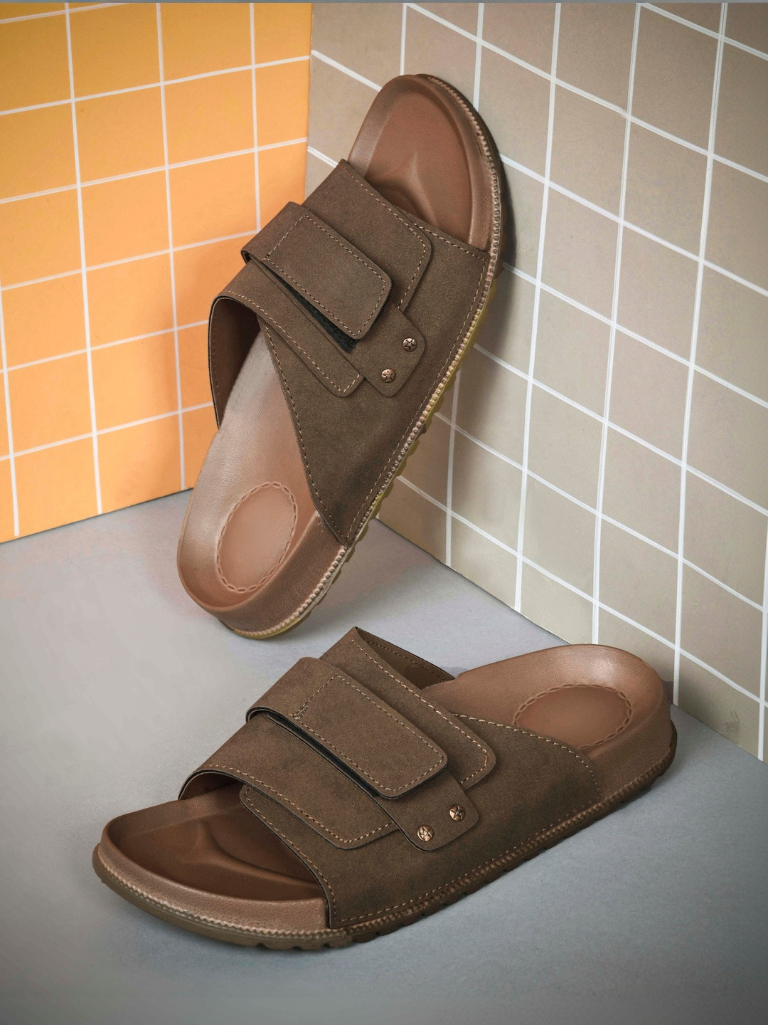 COGS Men Sliders