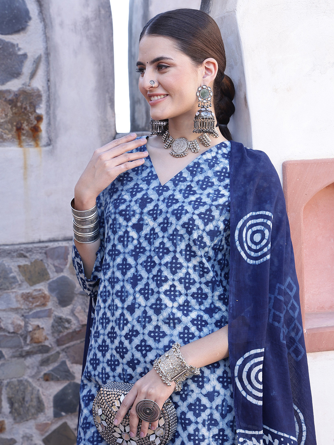 Taavi Ethnic Motifs Printed Dabu Straight Kurta & Trouser With Dupatta
