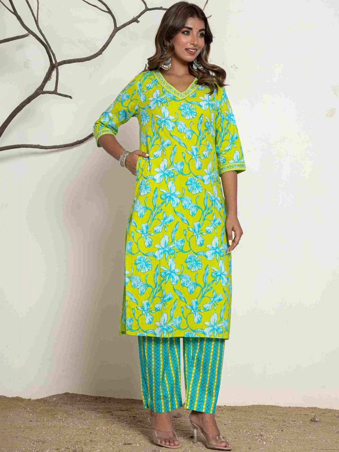 Aralia Women Floral Printed Regular Pure Cotton Kurta with Trousers & With Dupatta