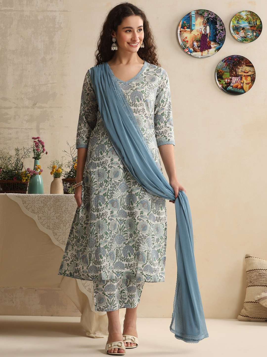 Khushal K Women Floral Printed Regular Pure Cotton Kurta with Trousers & With Dupatta