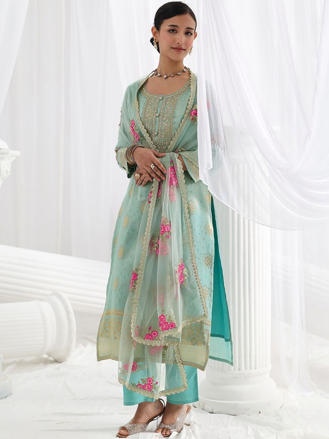 Libas Women Regular Thread Work Kurta with Trousers & With Dupatta