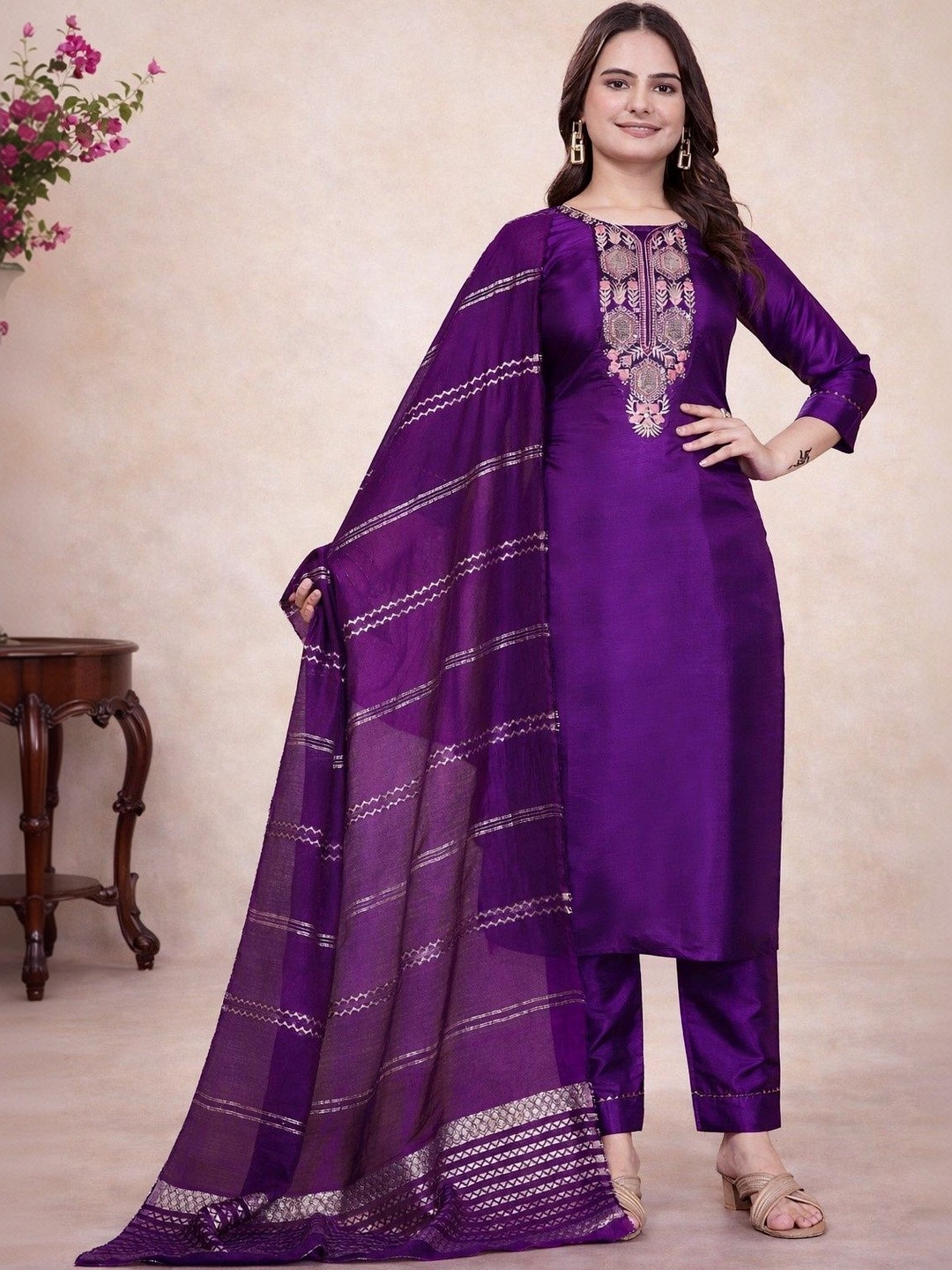 Klotden Women Ethnic Motifs Embroidered Regular Thread Work Kurta with Trousers & With Dupatta