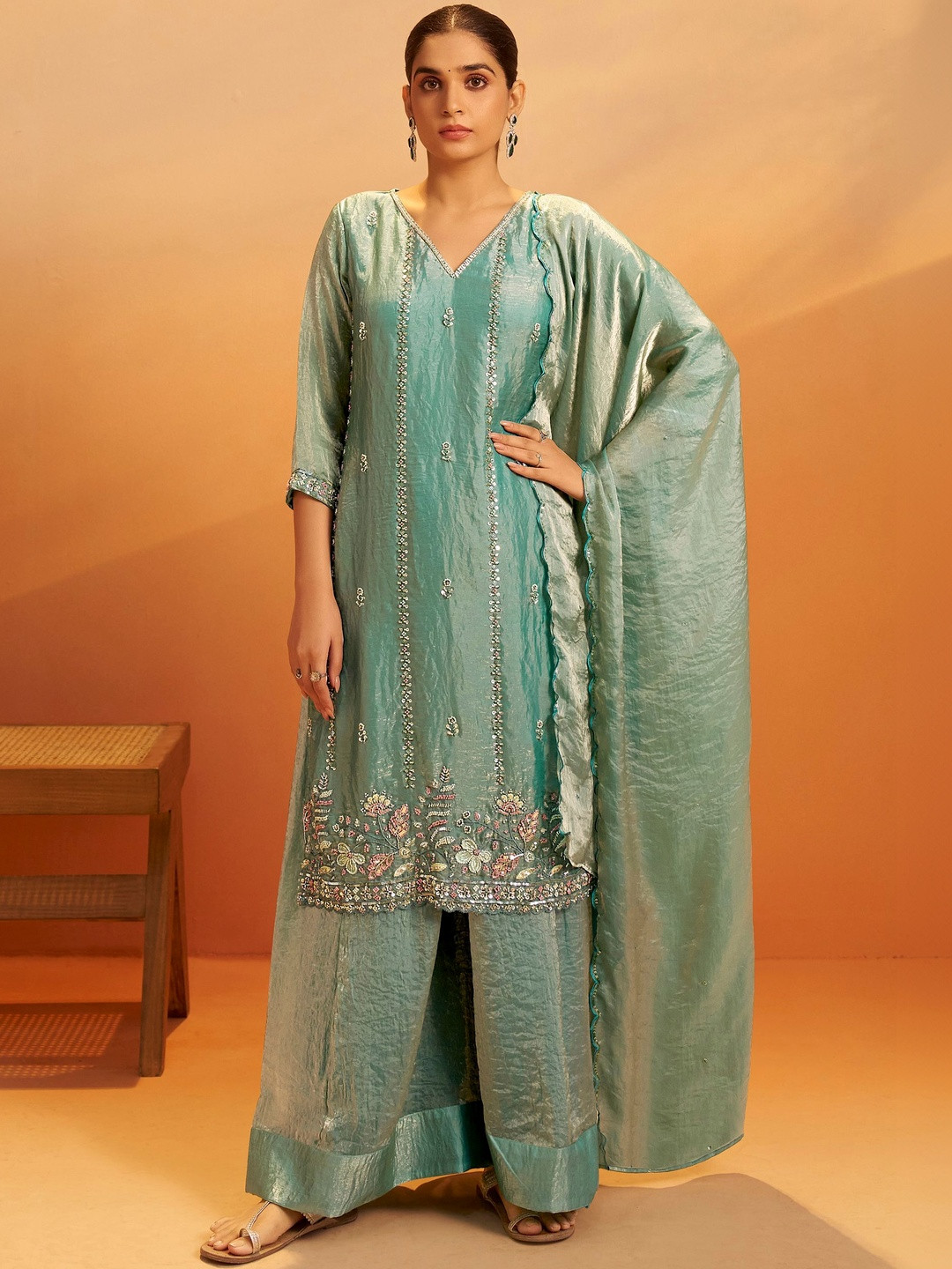 House of Pataudi Embroidered V-Neck Kurta Trousers & Dupatta